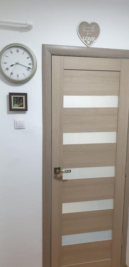 טרגובישטה Hellen Apartament מראה חיצוני תמונה