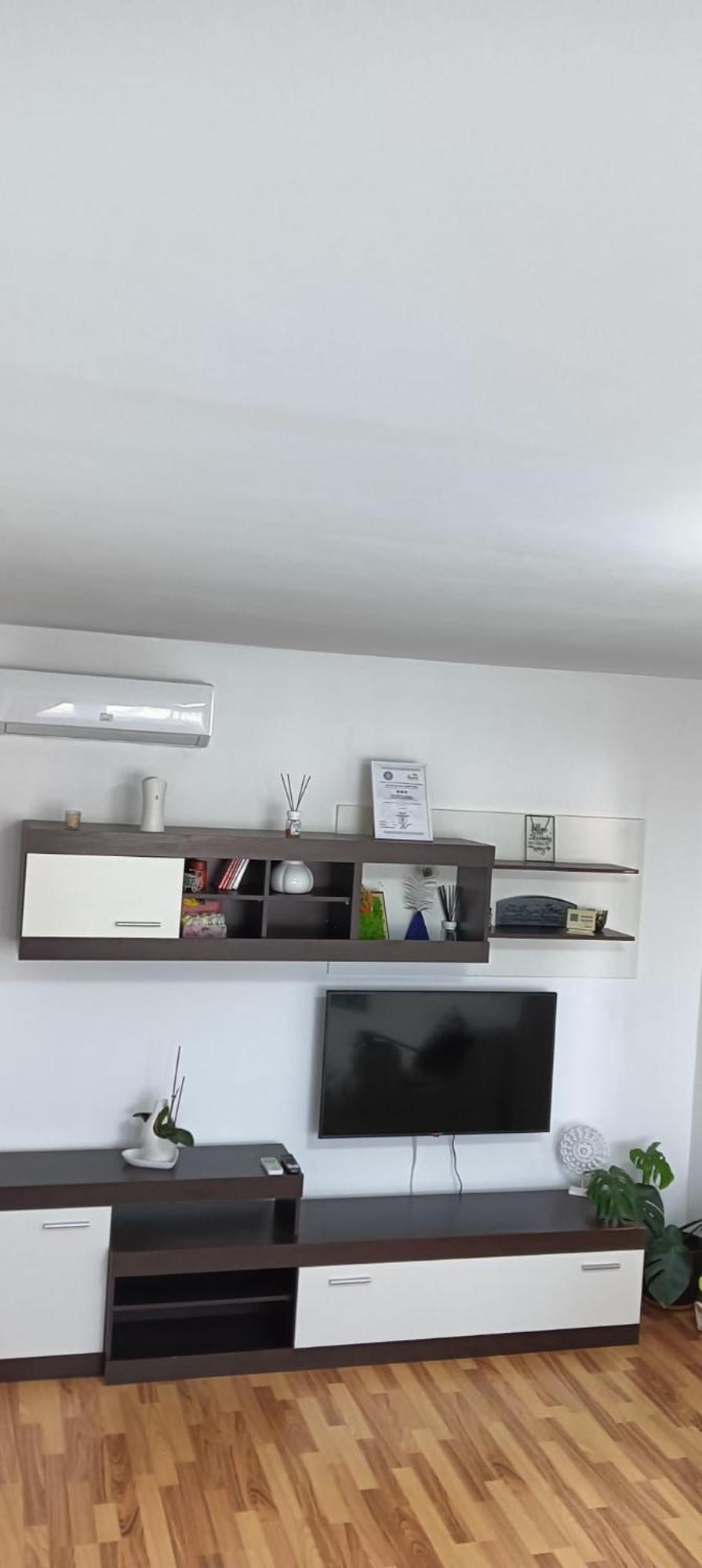 טרגובישטה Hellen Apartament מראה חיצוני תמונה
